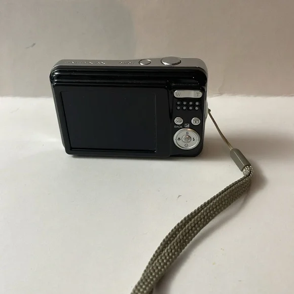 Fujifilm FinePix Digital Camera with CD. Working